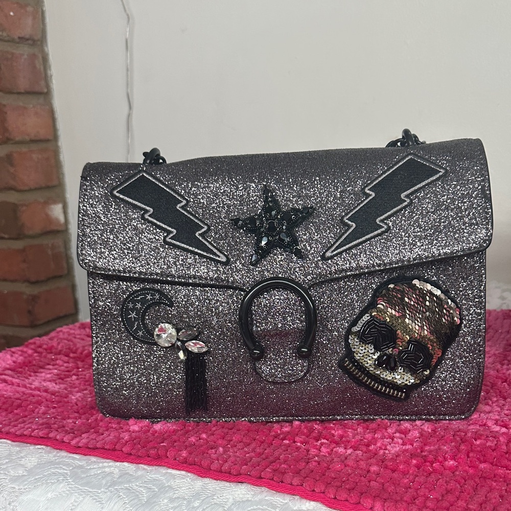 Steve Madden Balley Pewter shoulder bag.